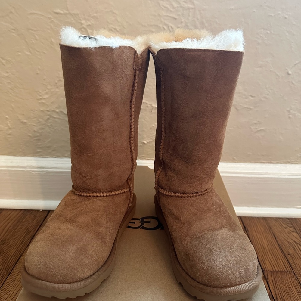 UGG Kids Boots in Brown with Cream Lining